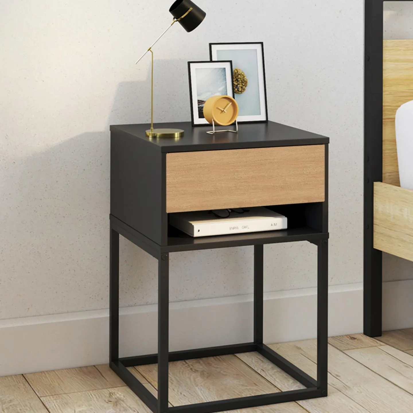 Lot de 2 tables de chevet 1 tiroir façon hêtre et 1 niche noire*IDMarket Discount